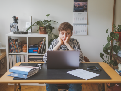 How to map irregular gig income into a predictable 12-month cashflow plan for sole traders
